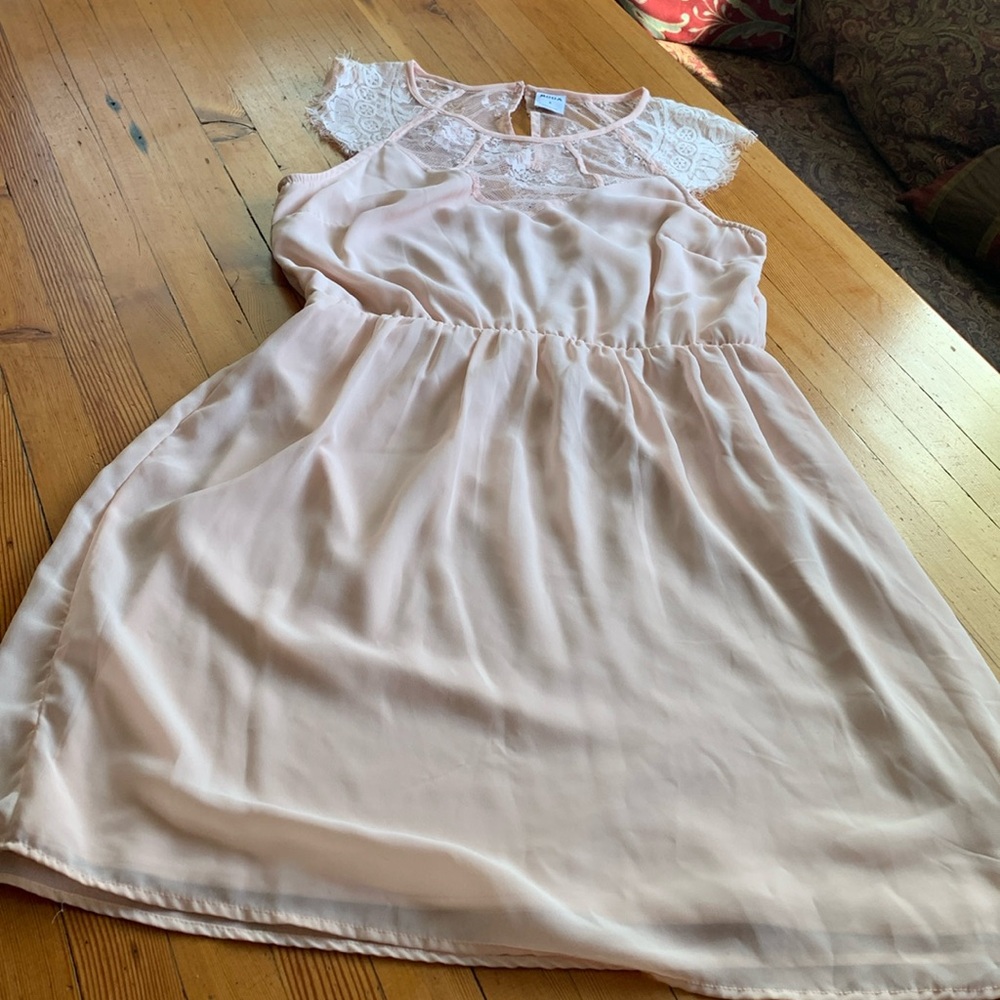 Ballerina style, pink lace, casual dress